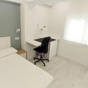  Homestay Hispania House
